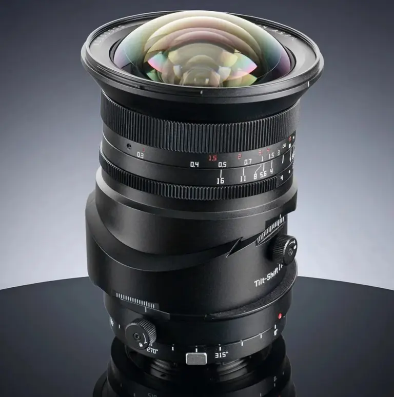 Điểm nổi bật nhất của TTArtisan 17mm f/4 Tilt-Shift ASPH nằm ở khả năng nghiêng (tilt) và dịch chuyển (shift) linh hoạt