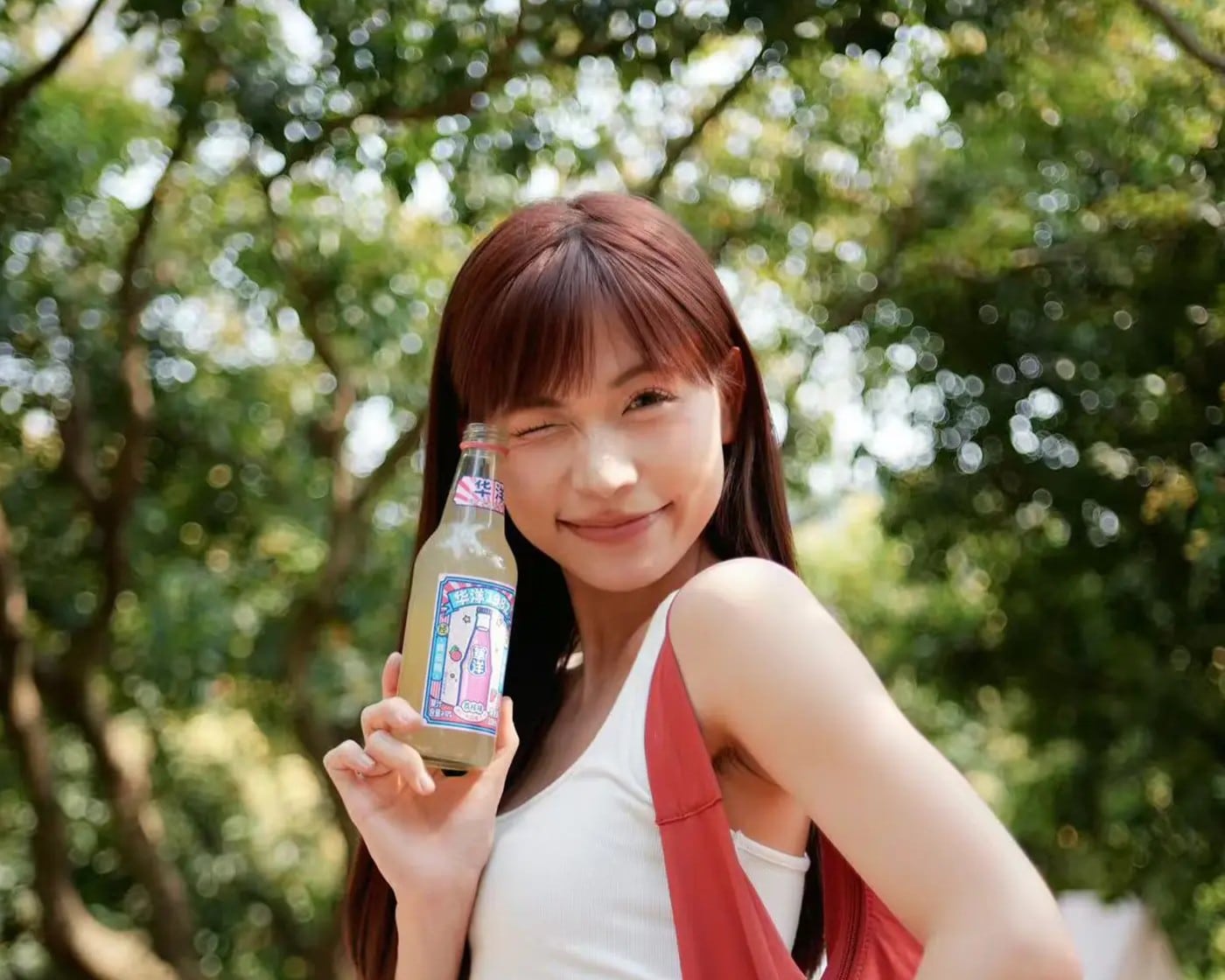 Bubble Bokeh tạo nên các quầng sáng tròn có viền rõ, lấp lánh và giàu tính thị giác