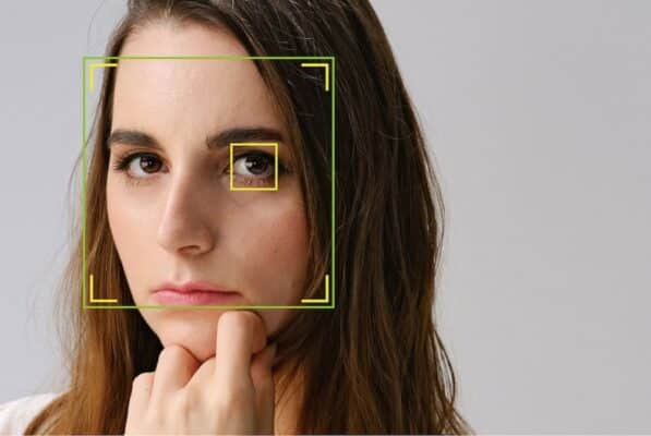 Samyang AF 75mm F1.8 lấy net nahnh hơn TTArtisan 75mm f/2