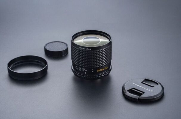 Canon R50 hợp nhất với lens TTArtisan 50mm f1.2