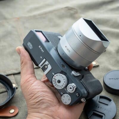 Viltrox thắng về độ nét toàn khung và bokeh mịn; TTArtisan mạnh center và ít vignetting.