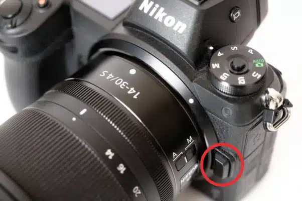 Hướng dẫn cách thay ống kính máy ảnh đúng cách cho người mới