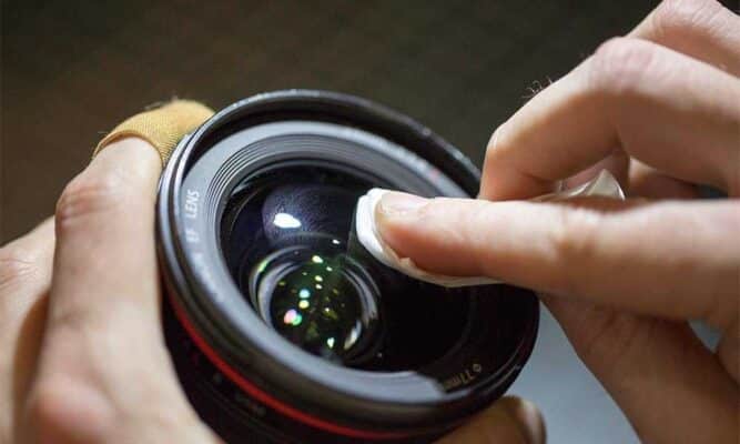 Những sai lầm khi vệ sinh và bảo quản ống kính