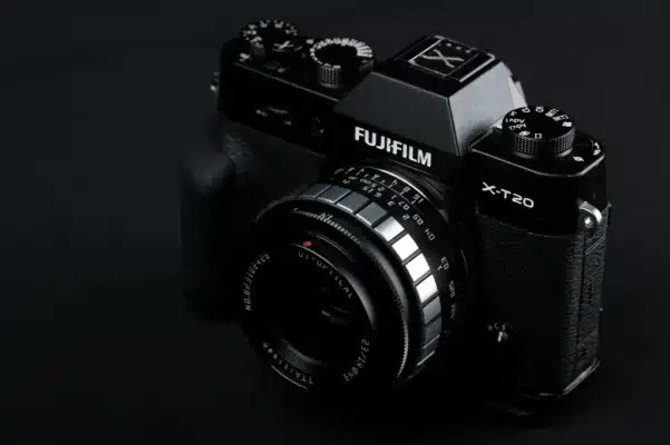 So sánh TTArtisan 23mm f/1.8 vs 23mm f/1.4