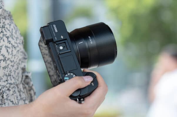 So sánh TTArtisan 35mm f/1.8 vs 35mm f/1.8 II