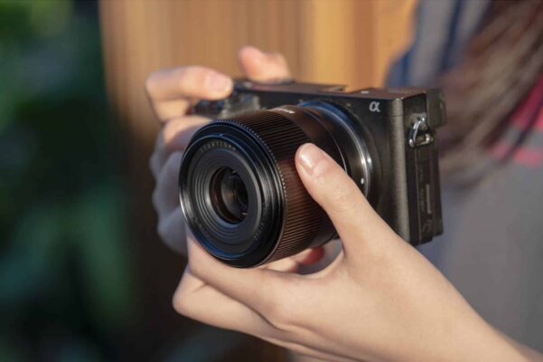 So sánh TTArtisan 35mm f/1.8 vs 35mm f/1.8 II