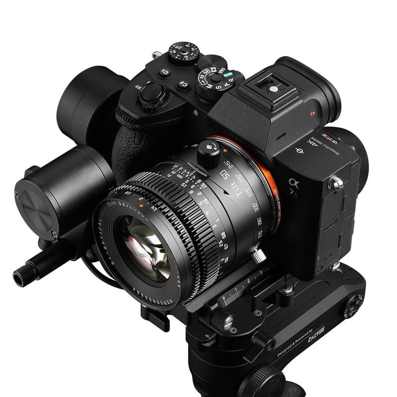 Dòng lens luôn nổi bật với ngoại hình chắc chắn, cứng cáp