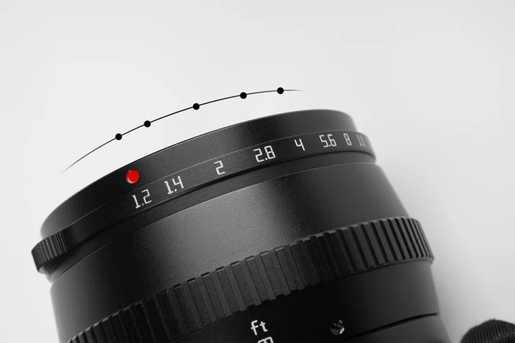 TTArtisan 50mm f/1.2 for Micro Four Thirds mang đến một khoảng tiêu cự lý tưởng