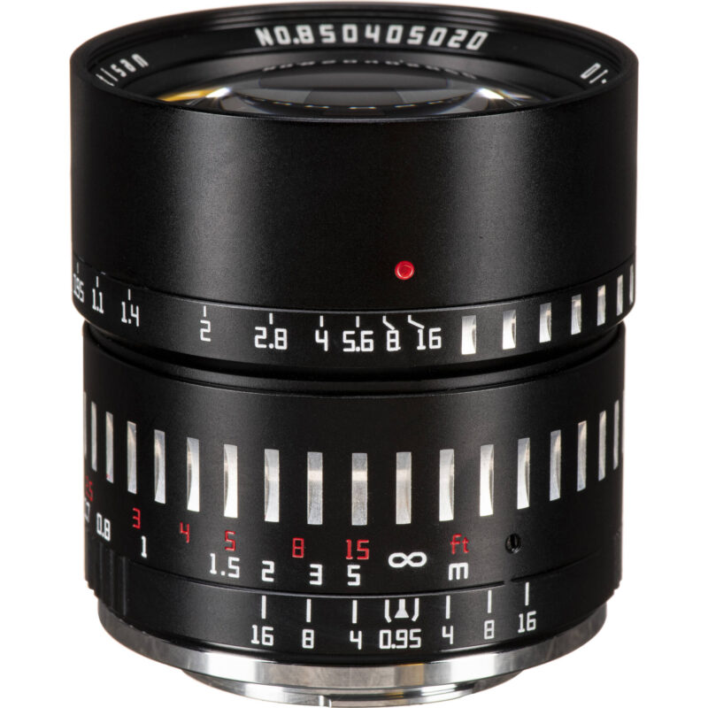 TTArtisan 50mm f0 95 sở hữu thiết kế kim loại nguyên khối từ nhôm hàng không, xử lý anodized bền bỉ