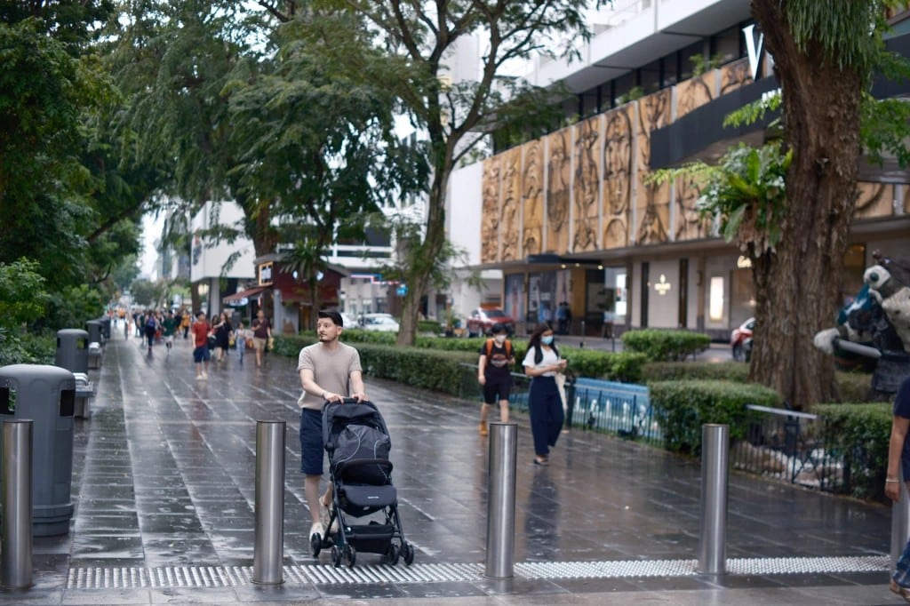 Giống nhiều ống kính thủ công khác, khi thay đổi khẩu độ, bạn có thể nhận thấy sự thay đổi nhẹ về cân bằng trắng